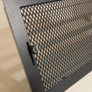 Juodos (antracitas) grotelės su žaliuzėmis židiniams 500 x 180 mm. Tiesios židinio grotelės su žaliuzėmis ir montavimo lizdu