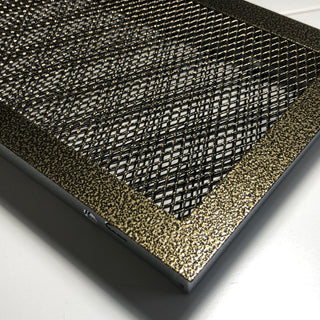 Žalvario spalvos grotelės židiniams 180 x 100 mm. Tiesios židinio grotelės su dvigubu tinkleliu ir montavimo lizdu