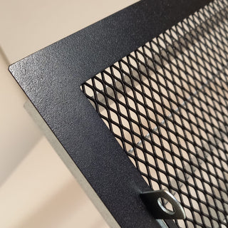 Juodos (smėlis) grotelės su žaliuzėmis židiniams 300 x 150 mm. Tiesios židinio grotelės su žaliuzėmis ir montavimo lizdu