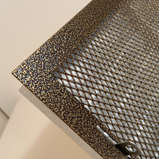 Žalvario spalvos grotelės su žaliuzėmis židiniams 250 x 120 mm. Tiesios židinio grotelės su žaliuzėmis ir montavimo lizdu