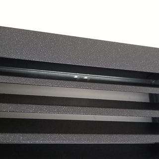 Juodos (antracitas) grotelės židiniams 300 x 150 mm, nukreipančios. Tiesios židinio grotelės su montavimo lizdu