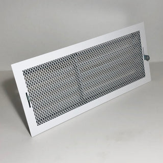 Baltos grotelės su žaliuzėmis židiniams 700 x 180 mm. Tiesios židinio grotelės su žaliuzėmis ir montavimo lizdu