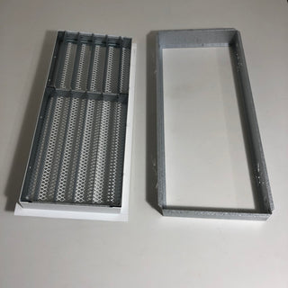 Baltos grotelės su žaliuzėmis židiniams 400 x 180 mm. Tiesios židinio grotelės su žaliuzėmis ir montavimo lizdu