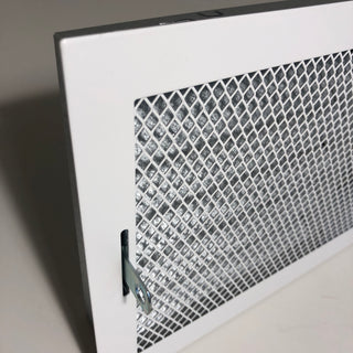 Baltos grotelės su žaliuzėmis židiniams 400 x 180 mm. Tiesios židinio grotelės su žaliuzėmis ir montavimo lizdu